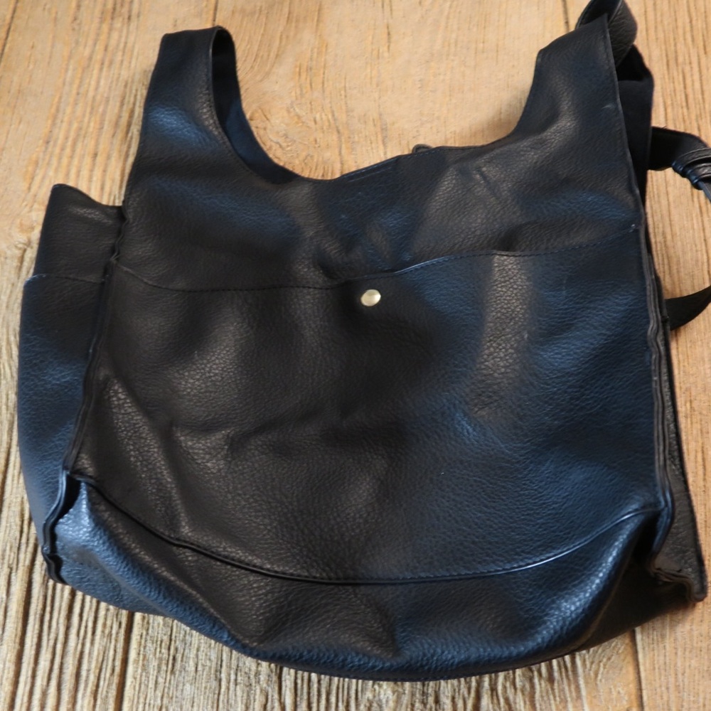 BLACK PURSE